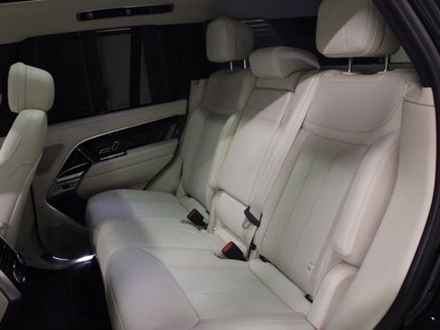 Certified 2025 Land Rover Range Rover SE AWD/4WD image 40