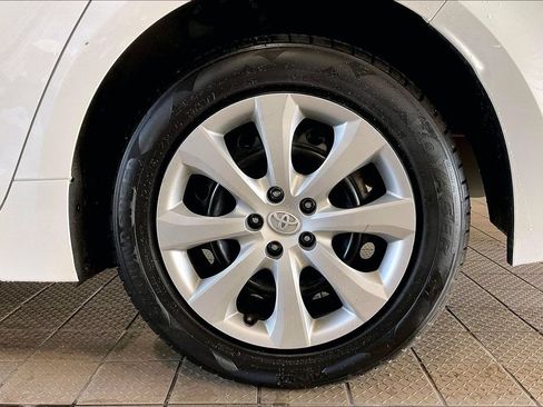 Used 2024 Toyota Corolla LE FWD image 32