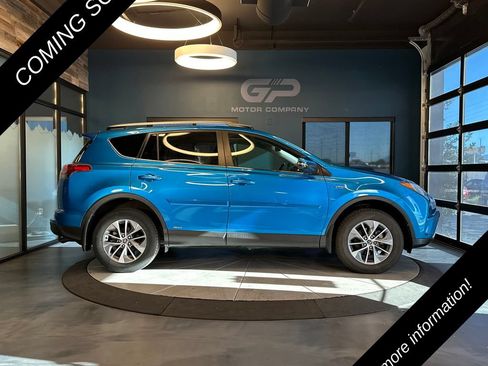 Used 2018 Toyota RAV4 XLE w/ Protection Package AWD/4WD image 2