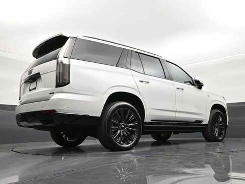 Certified 2025 Cadillac Escalade Sport Platinum w/ LPO, ONYX Package RWD image 24