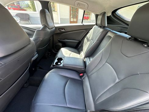 Used 2017 Toyota Prius Prime FWD image 10
