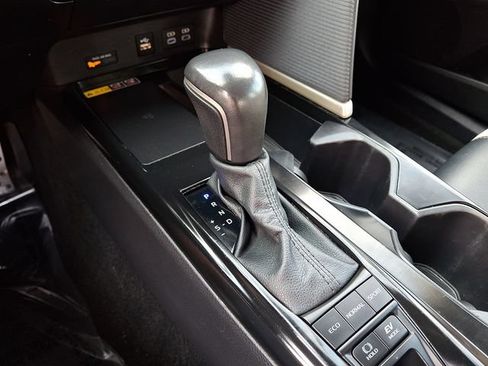 Used 2025 Toyota Camry SE FWD image 14
