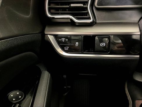 Used 2025 Kia Sportage EX w/ Premium Package FWD image 15