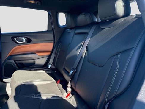 Used 2025 Jeep Compass Limited w/ Elite Group AWD/4WD image 27