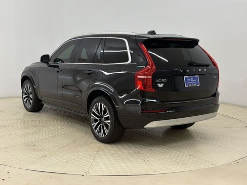 Used 2022 Volvo XC90 T6 Momentum w/ Advanced Package AWD/4WD image 3