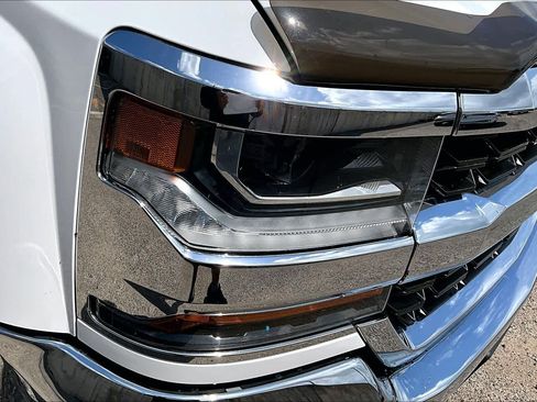 Used 2018 Chevrolet Silverado 1500 LT w/ Texas Edition RWD image 30