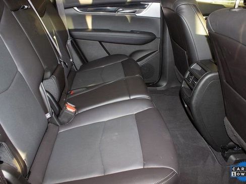 Used 2025 Cadillac XT5 Premium Luxury image 12