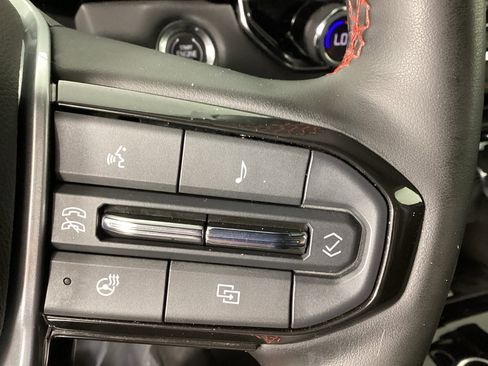 Used 2023 Chevrolet Colorado Z71 w/ Z71 Convenience Package 2 image 23