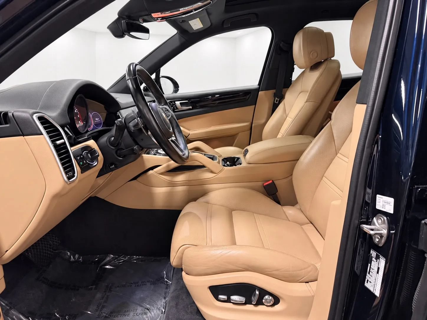 Used 2021 Porsche Cayenne AWD/4WD image 10