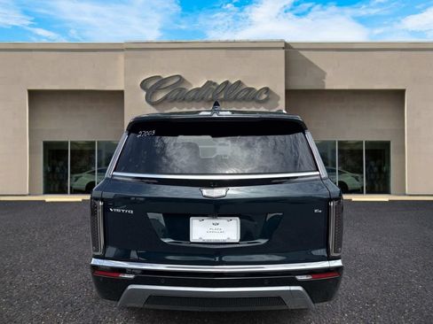 New 2027 Cadillac Vistiq Luxury w/ LPO, Floor Liner Package AWD/4WD image 4