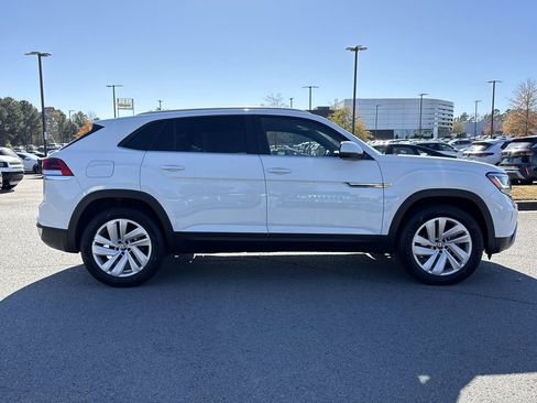 Used 2022 Volkswagen Atlas Cross Sport SE image 6