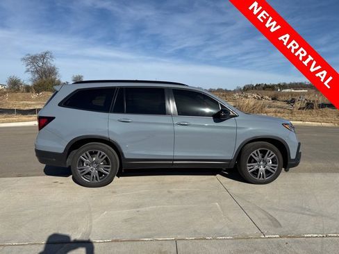 Used 2022 Honda Pilot Sport image 2