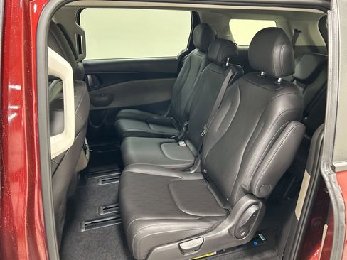 New 2026 Kia Carnival LXS image 23