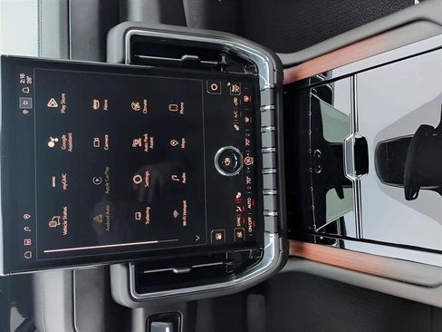 Used 2025 GMC Yukon Denali image 15