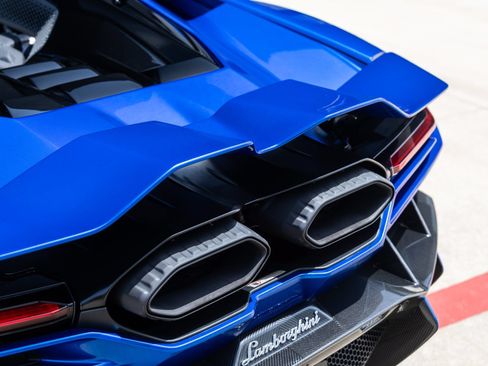 Used 2025 Lamborghini Revuelto AWD/4WD image 15