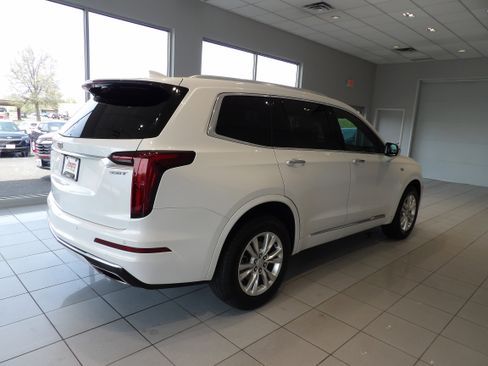 Used 2023 Cadillac XT6 Luxury AWD/4WD image 4