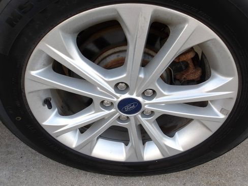 Used 2017 Ford Escape SE AWD/4WD image 26