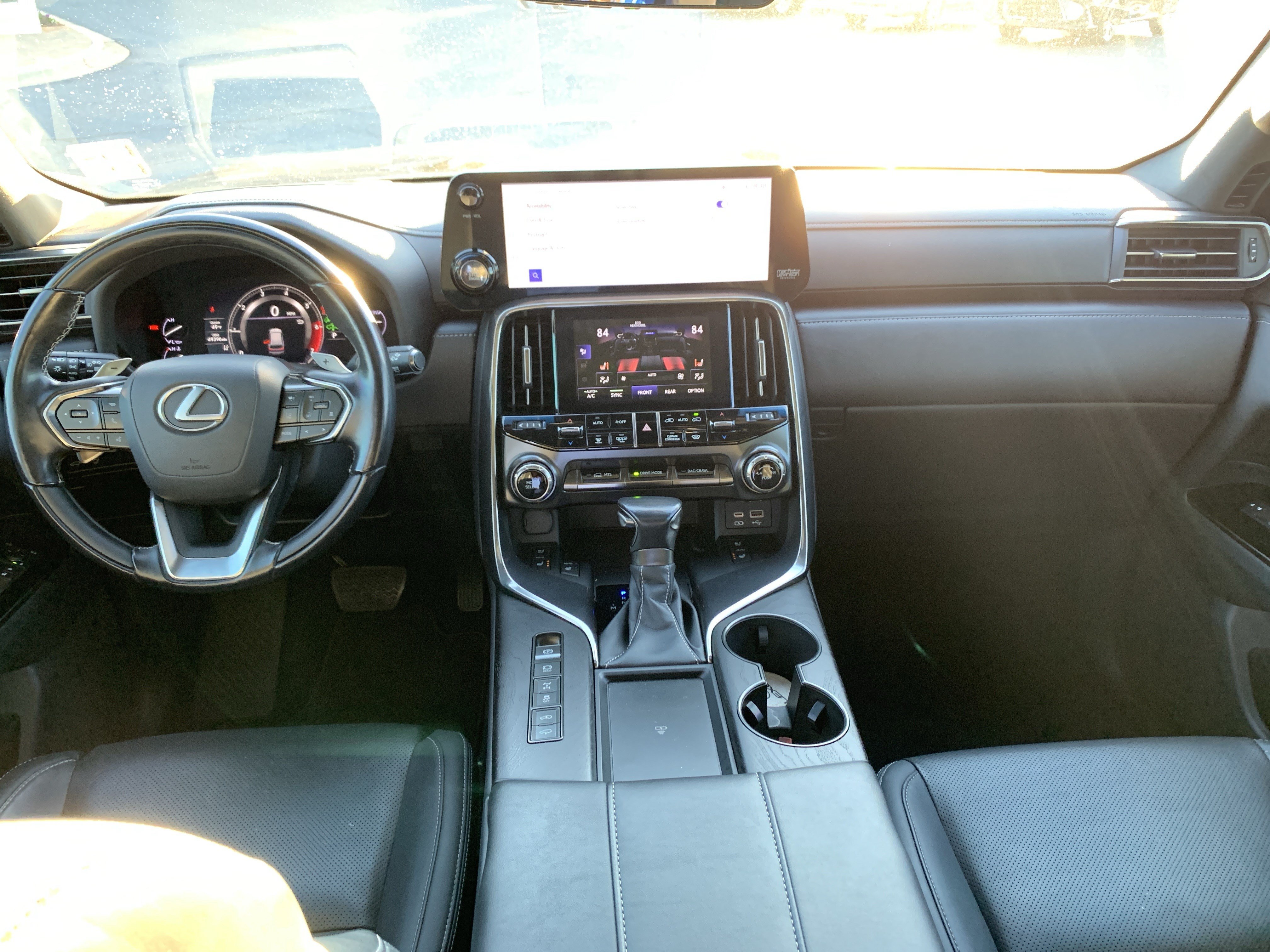 Used 2022 Lexus LX 600 4WD w/ Accessory Package (Z1) image 30