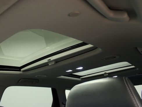 Used 2019 Buick Enclave Essence image 10