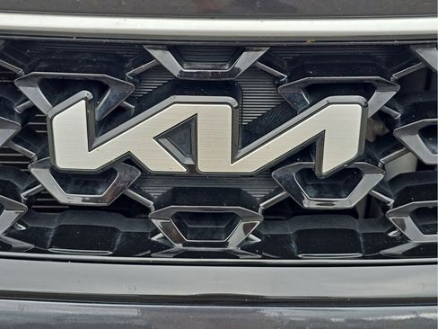 Used 2022 Kia Sorento EX image 9