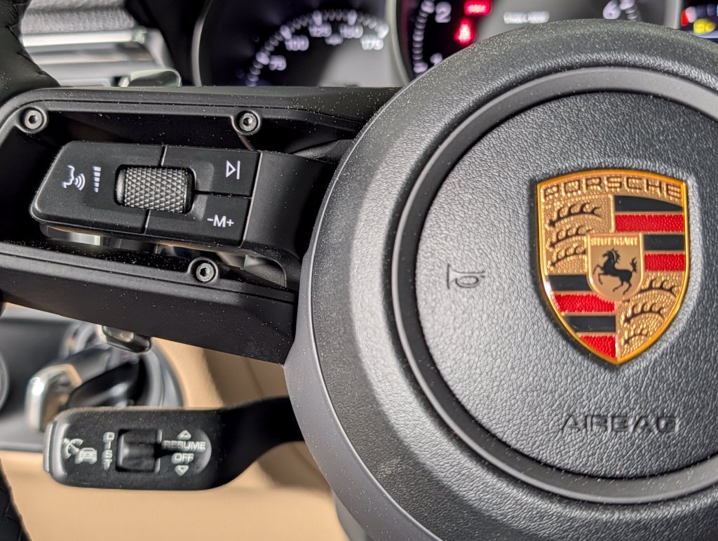 Certified 2026 Porsche Macan AWD/4WD image 37
