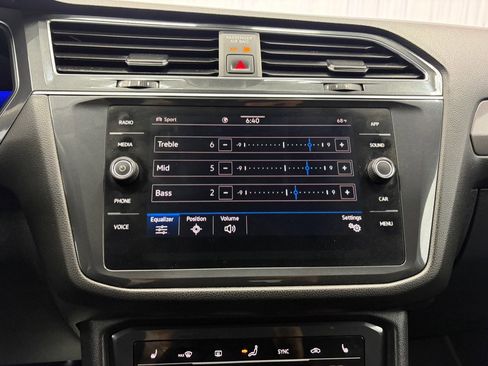 Used 2023 Volkswagen Tiguan SE AWD/4WD image 33