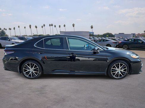 Used 2023 Toyota Camry SE image 4