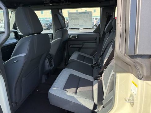 New 2025 Ford Bronco 4-Door AWD/4WD image 9