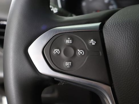 Used 2023 Chevrolet Traverse LT FWD image 44