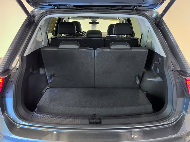 Used 2024 Volkswagen Tiguan SE FWD image 5