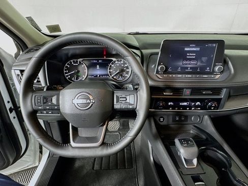 Certified 2026 Nissan Rogue SV AWD/4WD image 10