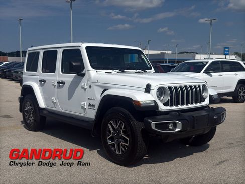 Used 2024 Jeep Wrangler Unlimited Sahara w/ Technology Group AWD/4WD image 1