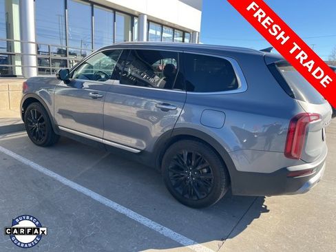 Used 2022 Kia Telluride SX w/ Towing Package image 3