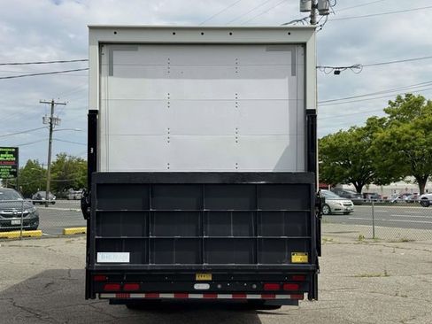 Used 2020 Isuzu NPR RWD image 13