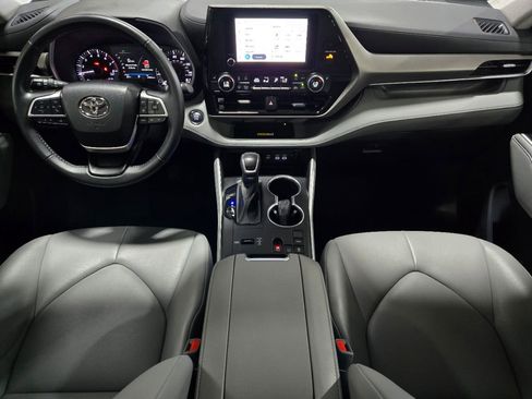 Used 2023 Toyota Highlander XLE image 35