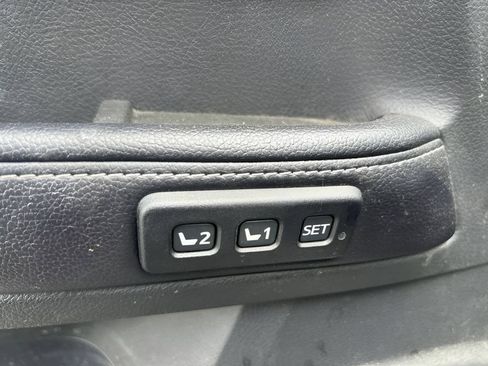 Used 2018 Toyota 4Runner Limited AWD/4WD image 19