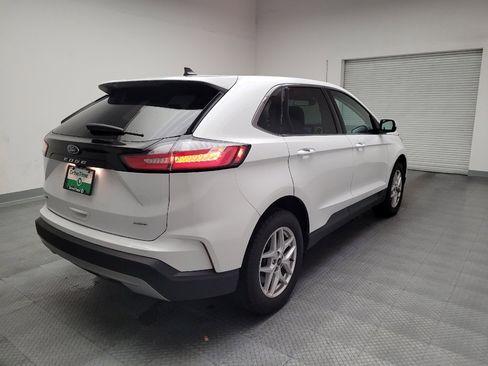 Used 2024 Ford Edge SEL image 9