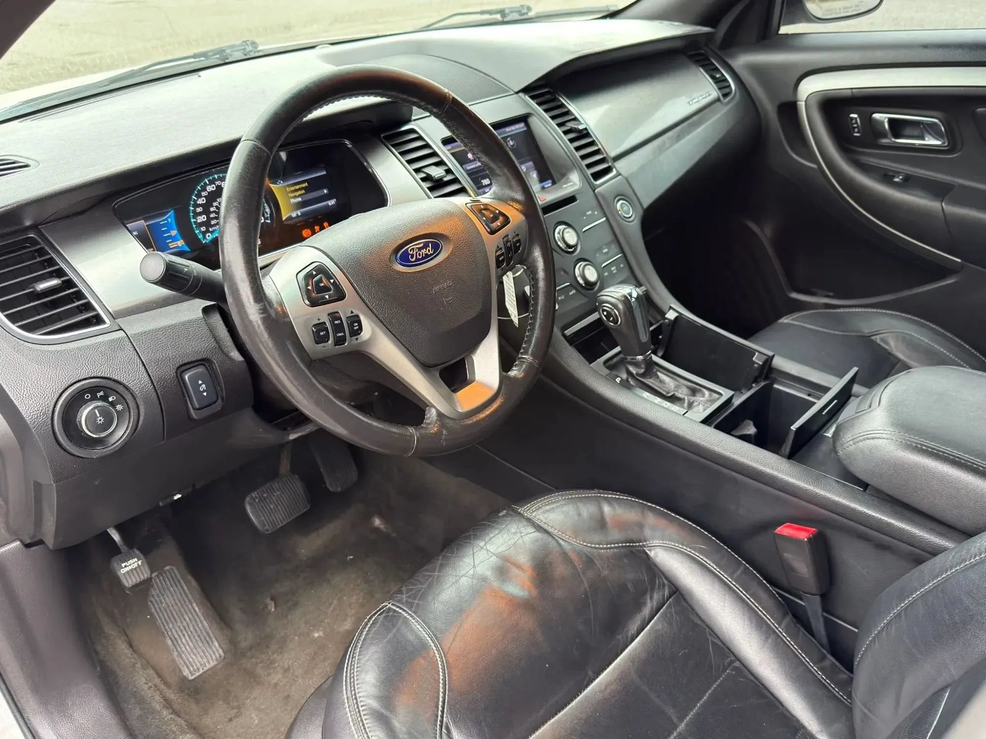 Used 2014 Ford Taurus SEL w/ Equipment Group 201A AWD/4WD image 17