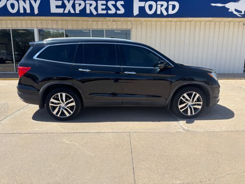 Used 2016 Honda Pilot Elite image 2