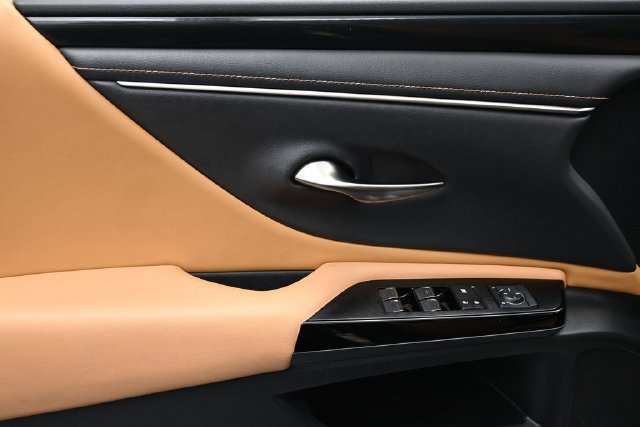 Used 2023 Lexus ES 350 w/ Accessory Package (Z1) FWD image 7