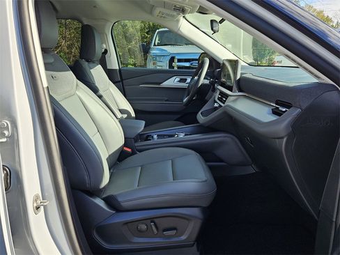 New 2026 Ford Explorer Active image 15