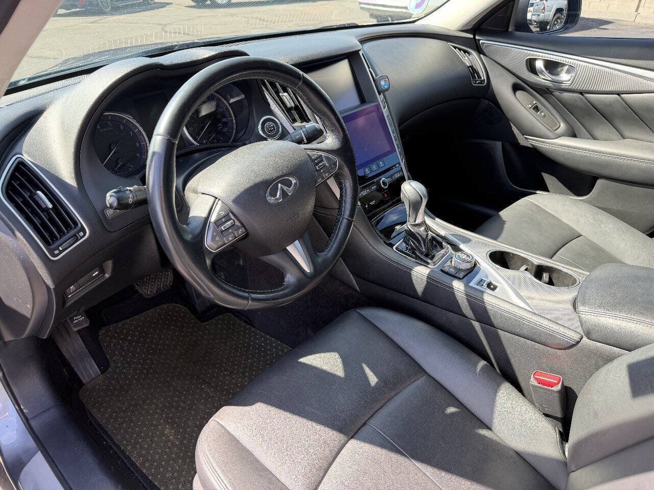 Used 2015 INFINITI Q50 Premium w/ Navigation Package RWD image 10