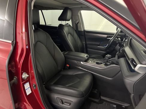 Used 2021 Toyota Highlander Limited AWD/4WD image 23