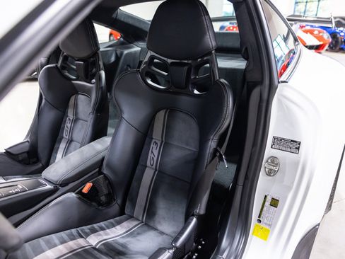 Used 2018 Porsche 911 GT3 image 32