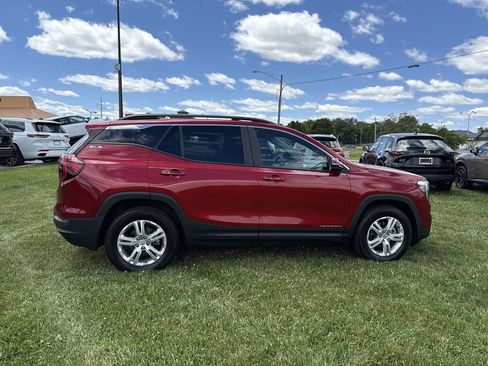 Used 2022 GMC Terrain SLE w/ Driver Convenience Package FWD image 14