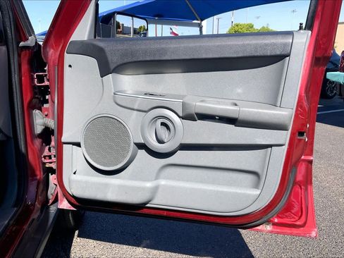 Used 2007 Jeep Commander Sport image 22