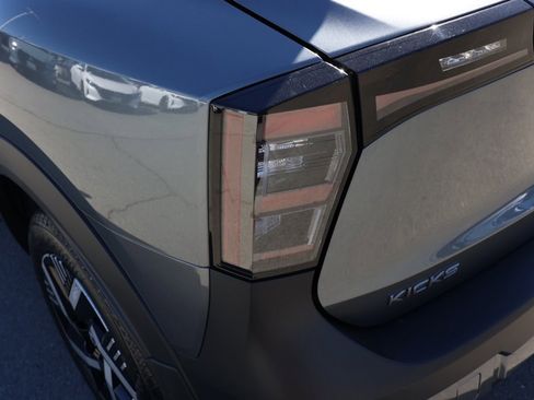 New 2026 Nissan Kicks SV image 7