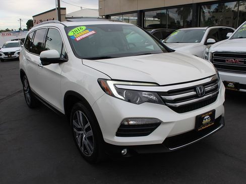 Used 2016 Honda Pilot Touring image 8