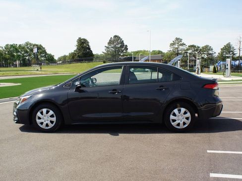 Used 2025 Toyota Corolla SE FWD image 14