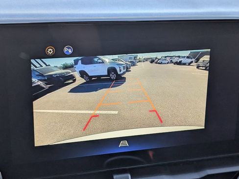 Used 2025 Chevrolet Equinox LT image 18